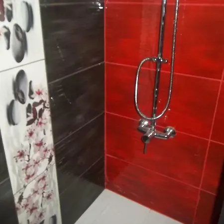 Amazing Center Flat 8 Red * Λάρνακα